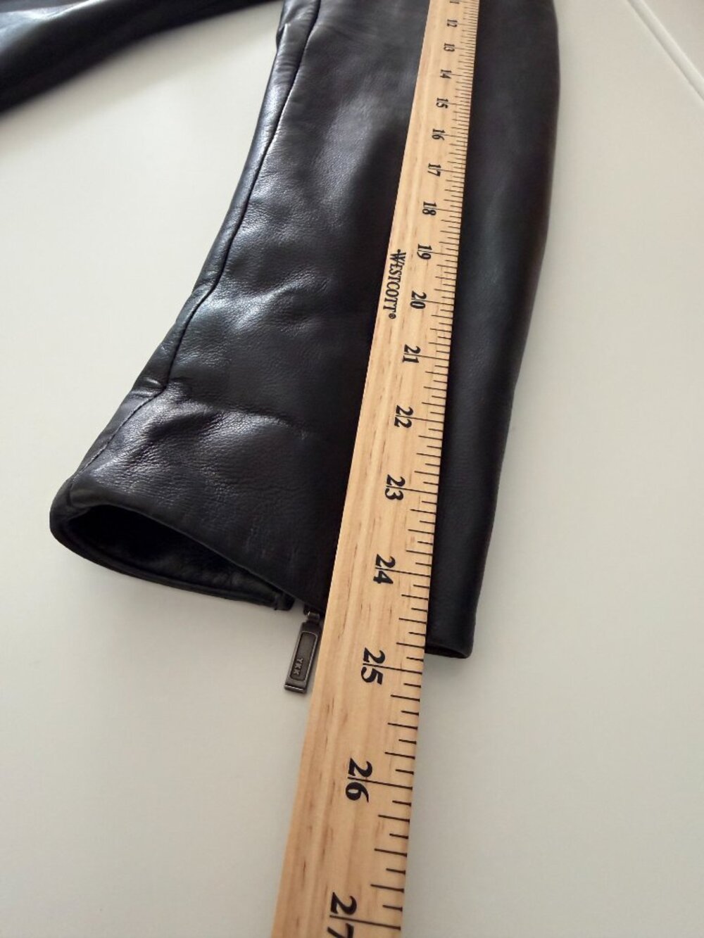 Danier Black Italian Leather Jacket- Made in Canada - Picture 9 of 12